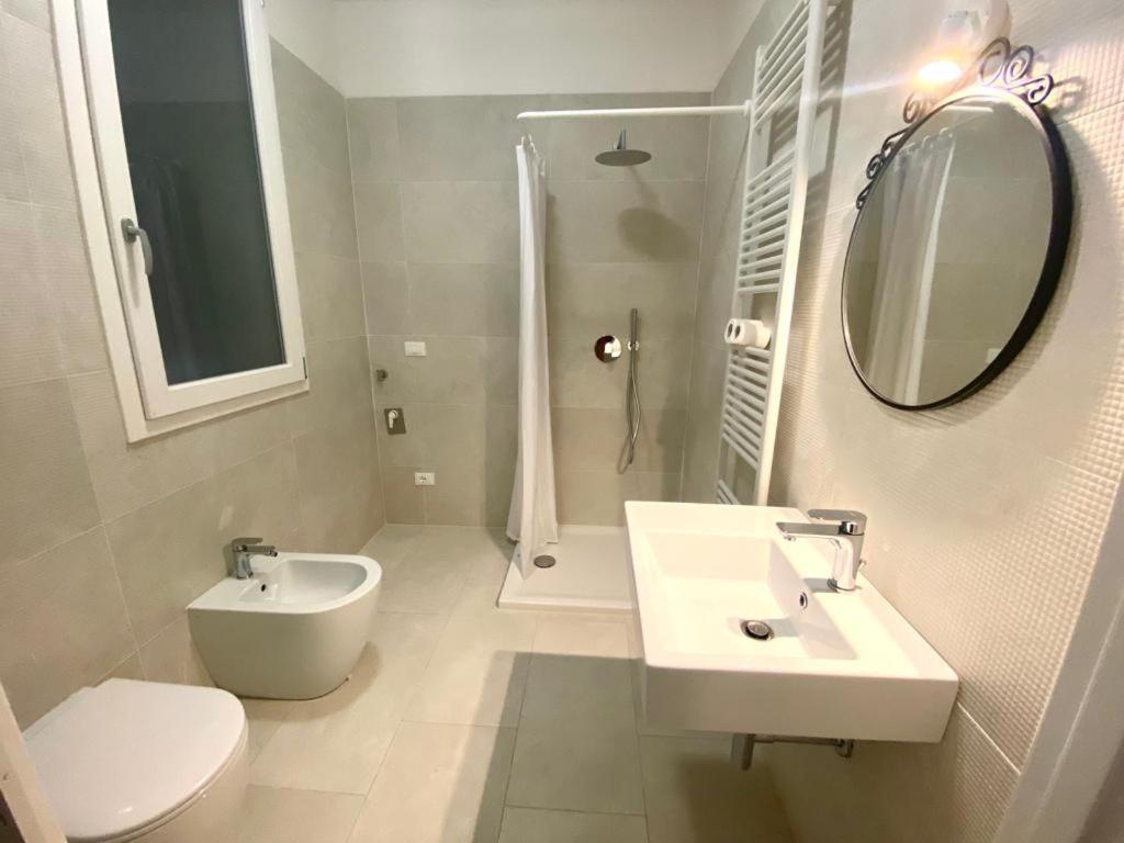 Farolfi Apartments Galliera Bologna Bagian luar foto