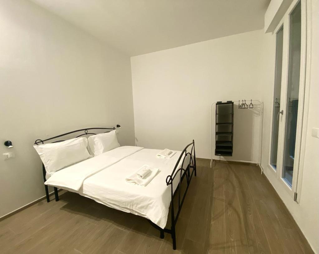 Farolfi Apartments Galliera Bologna Bagian luar foto